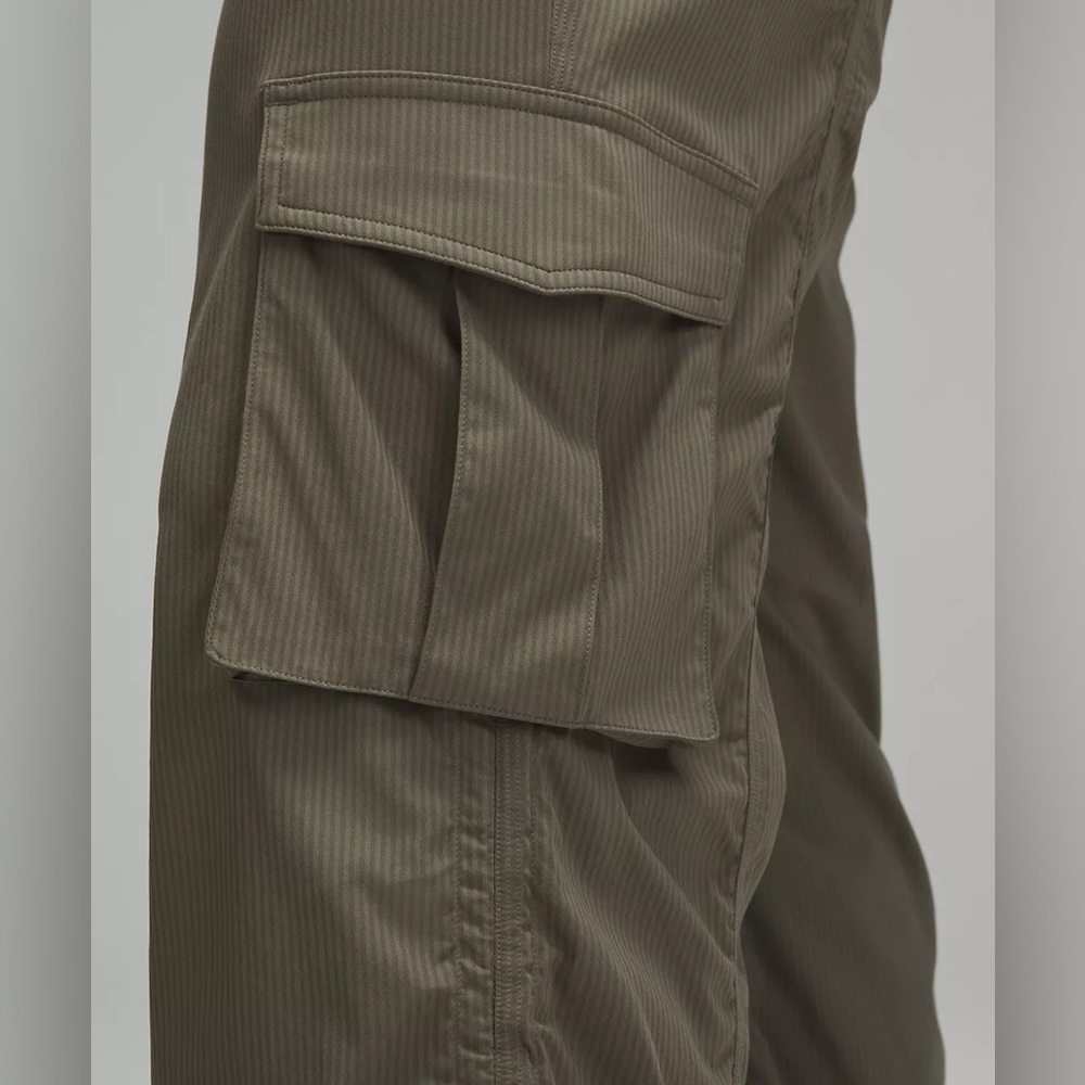 Lululemon Dance Studio Relaxed-Fit Mid-Rise Cargo Pant - Picture 6 of 8